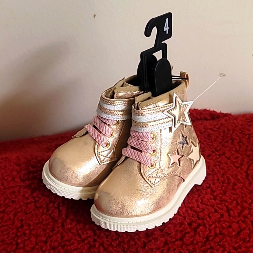 Adorable Wonder nation infant girl boot size 4